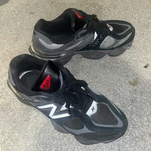 New Balance Black and Silver Men's Sneakers
